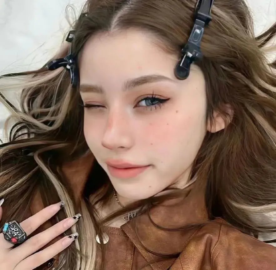 地缚少年花子君